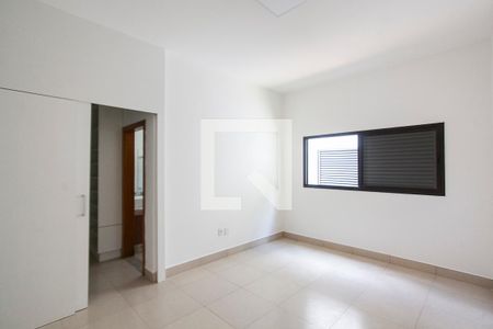 Suite 1 de casa de condomínio para alugar com 3 quartos, 200m² em Shopping Park, Uberlândia