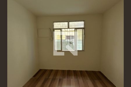 Quarto 1 de casa para alugar com 2 quartos, 60m² em Rocha Miranda, Rio de Janeiro