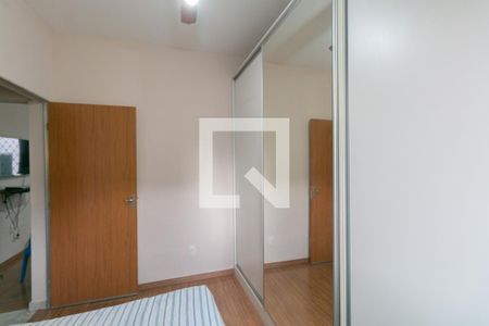 Casa à venda com 2 quartos, 70m² em Santa Monica, Belo Horizonte