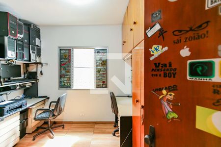 Quarto 2 de casa à venda com 5 quartos, 250m² em Vila Pirajussara, São Paulo