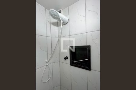 Detalhe do banheiro de apartamento para alugar com 1 quarto, 33m² em Aclimação, São Paulo