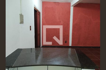 Sala de casa à venda com 3 quartos, 160m² em Costa E Silva, Porto Alegre