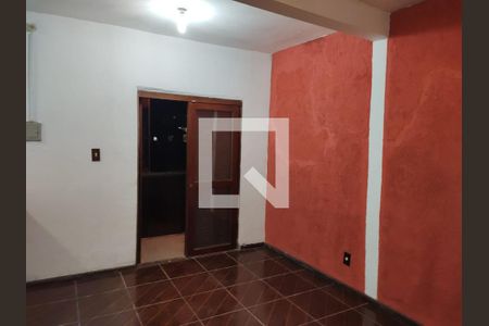 Sala de casa à venda com 3 quartos, 160m² em Costa E Silva, Porto Alegre