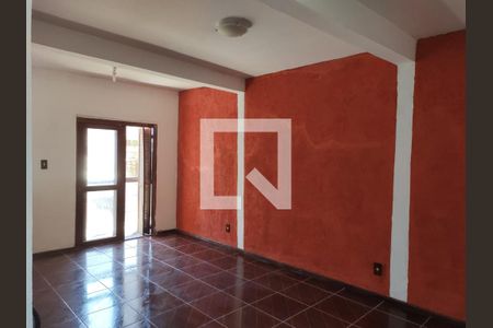 Sala de casa à venda com 3 quartos, 160m² em Costa E Silva, Porto Alegre