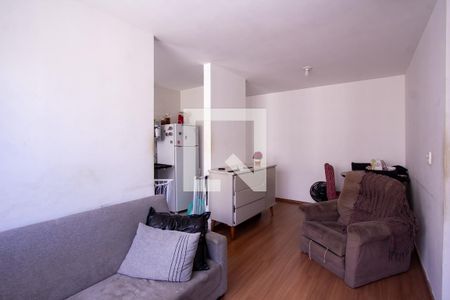 Sala de apartamento para alugar com 2 quartos, 45m² em Colubandê, São Gonçalo