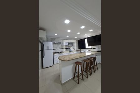 Sala de apartamento para alugar com 2 quartos, 58m² em Guilhermina, Praia Grande