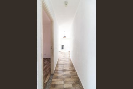 Corredor de apartamento para alugar com 2 quartos, 60m² em Realengo, Rio de Janeiro