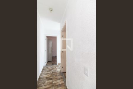 Corredor de apartamento para alugar com 2 quartos, 60m² em Realengo, Rio de Janeiro