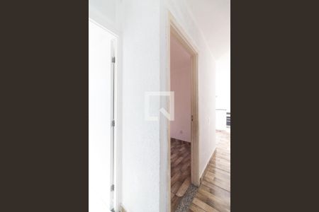 Corredor de apartamento para alugar com 2 quartos, 60m² em Realengo, Rio de Janeiro