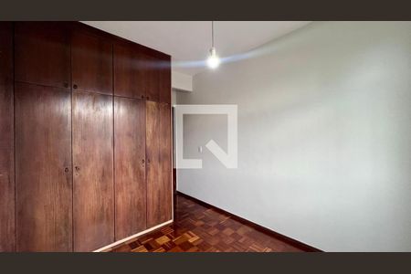 Quarto de apartamento à venda com 3 quartos, 82m² em Santa Efigênia, Belo Horizonte