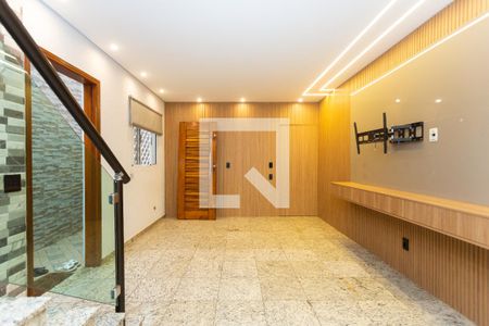 Sala de casa para alugar com 4 quartos, 196m² em Vila Popular, São Paulo