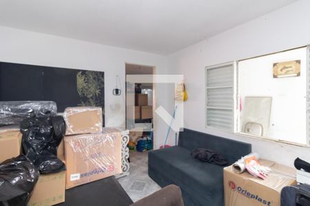 Quarto 1 de casa para alugar com 2 quartos, 60m² em Jardim Robru, São Paulo