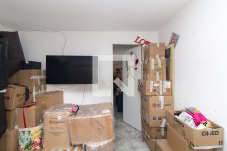 Quarto 1 de casa para alugar com 2 quartos, 60m² em Jardim Robru, São Paulo