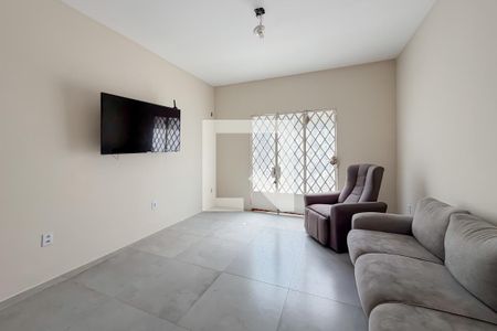 Sala de casa para alugar com 3 quartos, 234m² em Vila Monumento, São Paulo