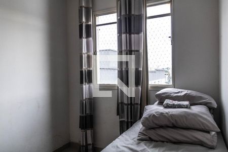 Quarto 2 de apartamento para alugar com 2 quartos, 45m² em Estrela do Oriente, Belo Horizonte
