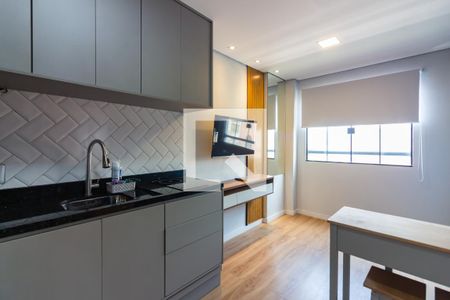 Sala e Cozinha  de apartamento para alugar com 1 quarto, 24m² em Bonfim, Osasco