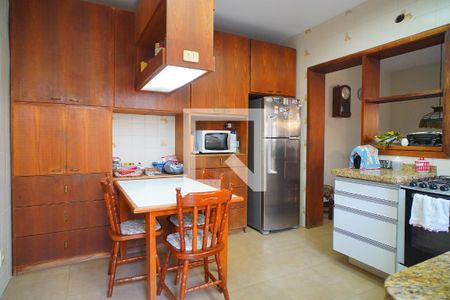 Cozinha  de casa à venda com 3 quartos, 334m² em Petrópolis, Porto Alegre