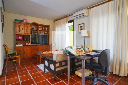 Sala de casa à venda com 3 quartos, 334m² em Petrópolis, Porto Alegre