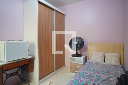 Quarto  de serviço  de casa à venda com 3 quartos, 334m² em Petrópolis, Porto Alegre