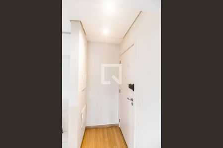 Entrada de apartamento para alugar com 3 quartos, 87m² em Jardim Tupanci, Barueri