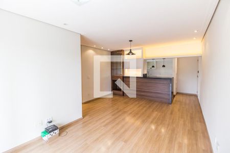 Sala de apartamento para alugar com 3 quartos, 87m² em Jardim Tupanci, Barueri