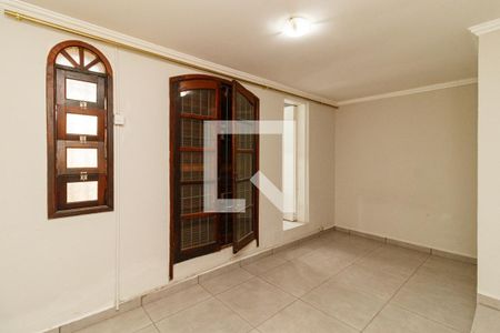 Casa para alugar com 3 quartos, 114m² em Guapira, São Paulo