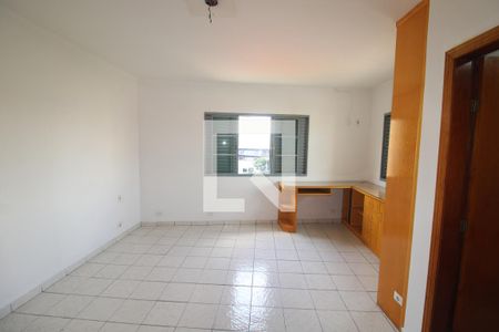 Quarto 1 de casa à venda com 3 quartos, 326m² em Vila Romero, São Paulo