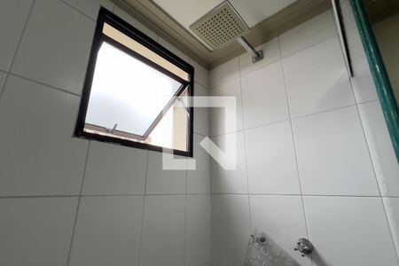 Banheiro de apartamento para alugar com 2 quartos, 57m² em Portal dos Gramados, Guarulhos