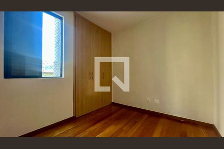 Quarto  de apartamento à venda com 3 quartos, 90m² em Estoril, Belo Horizonte