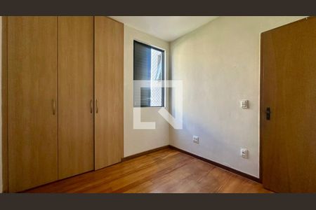 Quarto  de apartamento à venda com 3 quartos, 90m² em Estoril, Belo Horizonte