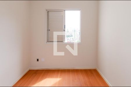 Quarto 1 de apartamento para alugar com 2 quartos, 77m² em Buritis, Belo Horizonte