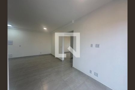 Sala/cozinha de apartamento para alugar com 2 quartos, 60m² em Outeiro de São Fernando, Barueri