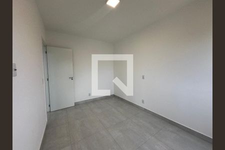 Quarto 1 de apartamento para alugar com 2 quartos, 60m² em Outeiro de São Fernando, Barueri