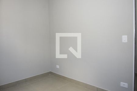 Apartamento para alugar com 2 quartos, 60m² em Jardim Santo Eduardo, Embu das Artes