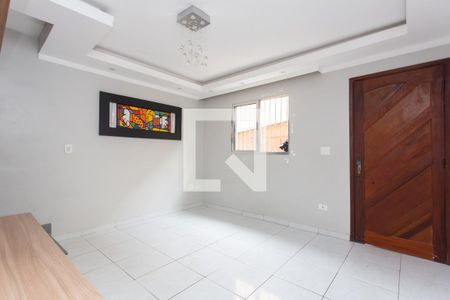 Sala de casa de condomínio à venda com 2 quartos, 75m² em Vila Carmosina, São Paulo