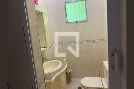 Banheiro de casa para alugar com 2 quartos, 177m² em Jardim São Marcos, Embu das Artes