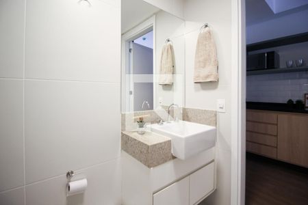 Banheiro de kitnet/studio para alugar com 1 quarto, 26m² em Indianópolis, São Paulo