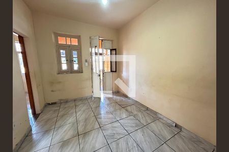 Sala de casa para alugar com 3 quartos, 82m² em Bento Ribeiro, Rio de Janeiro