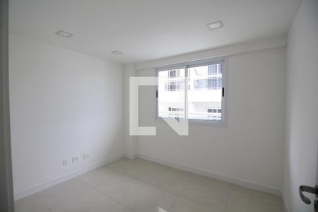 Quarto 1 de apartamento para alugar com 2 quartos, 65m² em Jacarepaguá, Rio de Janeiro