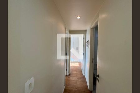 Corredor de apartamento para alugar com 2 quartos, 75m² em Barra da Tijuca, Rio de Janeiro