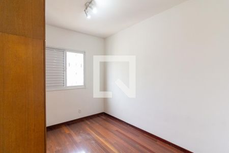 Quarto 1 de apartamento para alugar com 3 quartos, 74m² em Interlagos, São Paulo