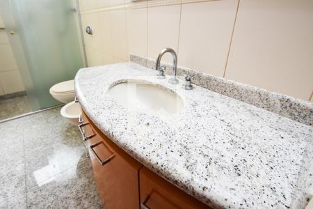 banheiro de apartamento para alugar com 3 quartos, 130m² em Pinheiros, São Paulo
