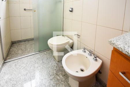 banheiro de apartamento para alugar com 3 quartos, 130m² em Pinheiros, São Paulo