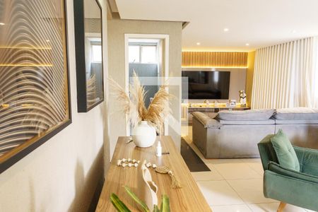 Sala de casa à venda com 4 quartos, 384m² em Santa Cruz Industrial, Contagem