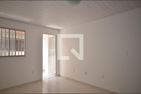 Sala de casa para alugar com 2 quartos, 93m² em Cascadura, Rio de Janeiro