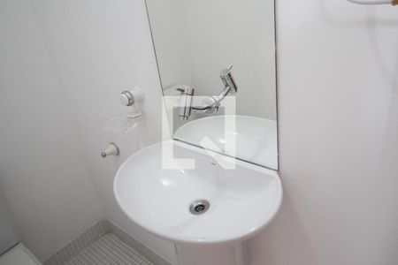 Lavabo de apartamento à venda com 1 quarto, 77m² em Vila Nova Conceição, São Paulo