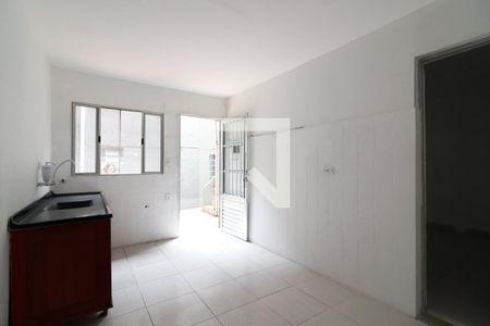 Sala/Cozinha de casa para alugar com 1 quarto, 28m² em Jardim Danfer, São Paulo
