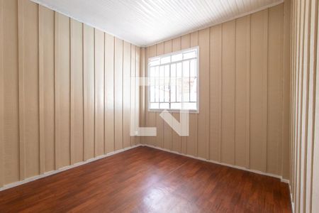 Quarto 1 de casa para alugar com 2 quartos, 46m² em Xaxim, Curitiba