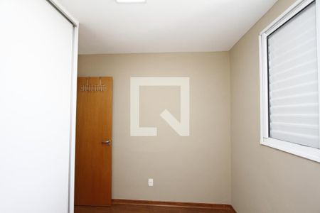 Quarto de apartamento para alugar com 3 quartos, 83m² em Buritis, Belo Horizonte