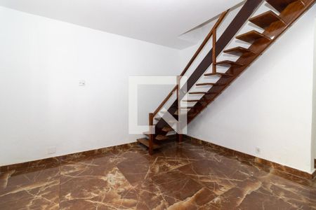 Sala de casa para alugar com 3 quartos, 300m² em Realengo, Rio de Janeiro